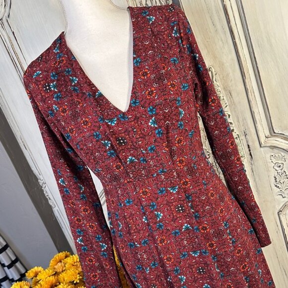 June & Hudson Dark Floral Empire Waist Long Sleeve Maxi Dress - Picture 3 of 14